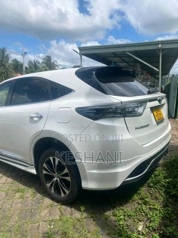 Toyota Harrier 2016 SUV (Used)