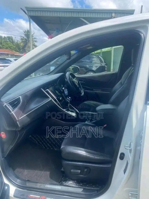 Toyota Harrier 2016 SUV (Used)