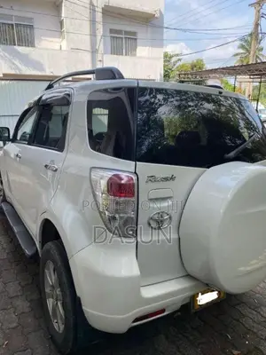 Toyota Rush 2010 SUV (Used)