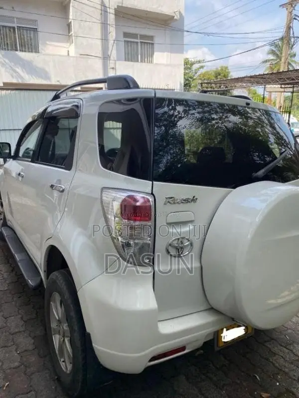 Toyota Rush 2010 SUV (Used)