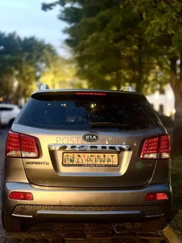 Kia SORENTO 2011 SUV (Used)