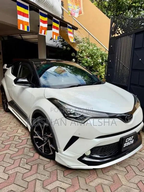 Toyota CHR 2018 SUV (Used)
