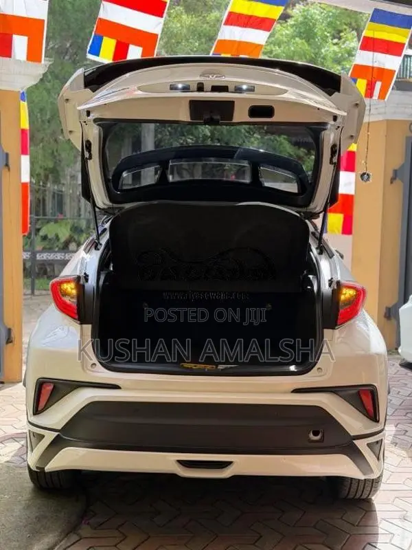 Toyota CHR 2018 SUV (Used)