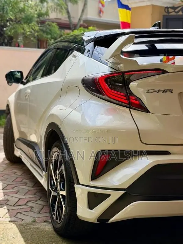 Toyota CHR 2018 SUV (Used)