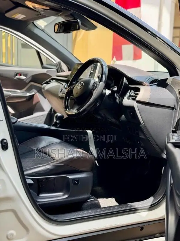 Toyota CHR 2018 SUV (Used)