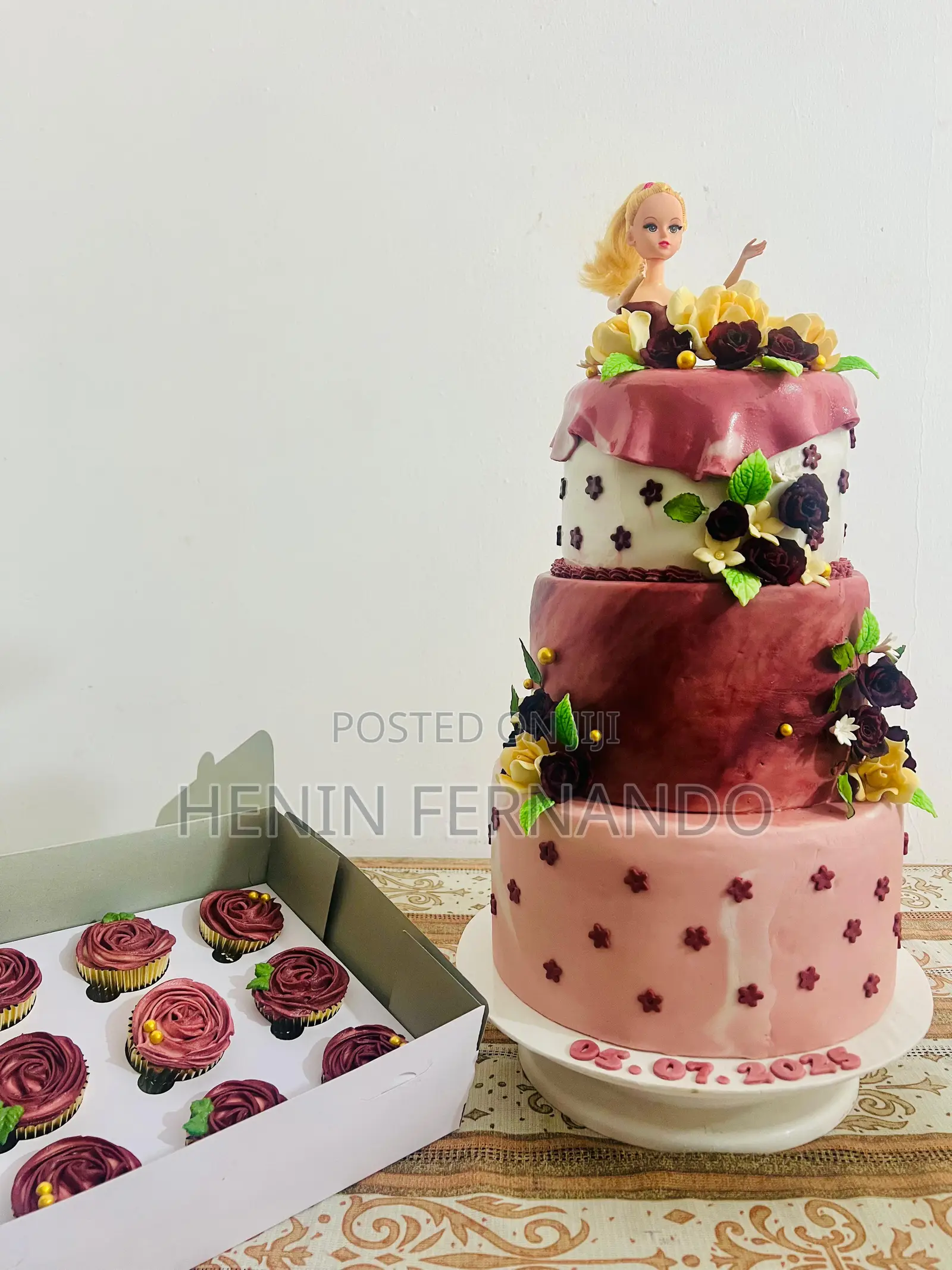 Customised Cakes and Brownies for All Occasions, Home Made With Love.
