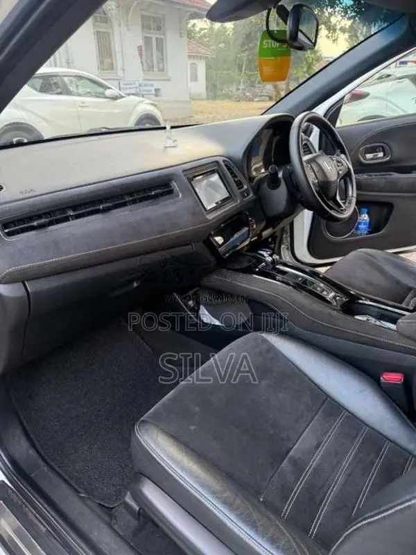 Honda Vezel Rs Sensing 2017 SUV (Used)