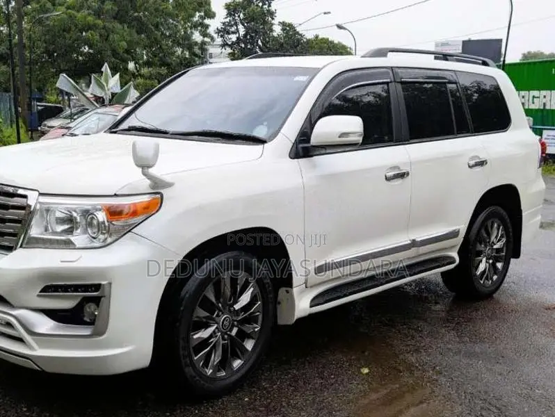 Toyota Land Cruiser 2013 SUV (Used)