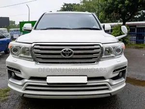 Toyota Land Cruiser 2013 SUV (Used)
