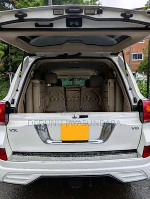 Toyota Land Cruiser 2013 SUV (Used)