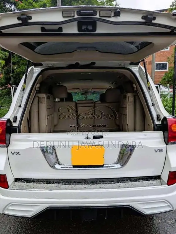 Toyota Land Cruiser 2013 SUV (Used)