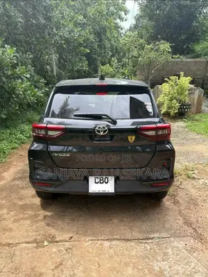 Toyota Raize 2022 SUV (Used)