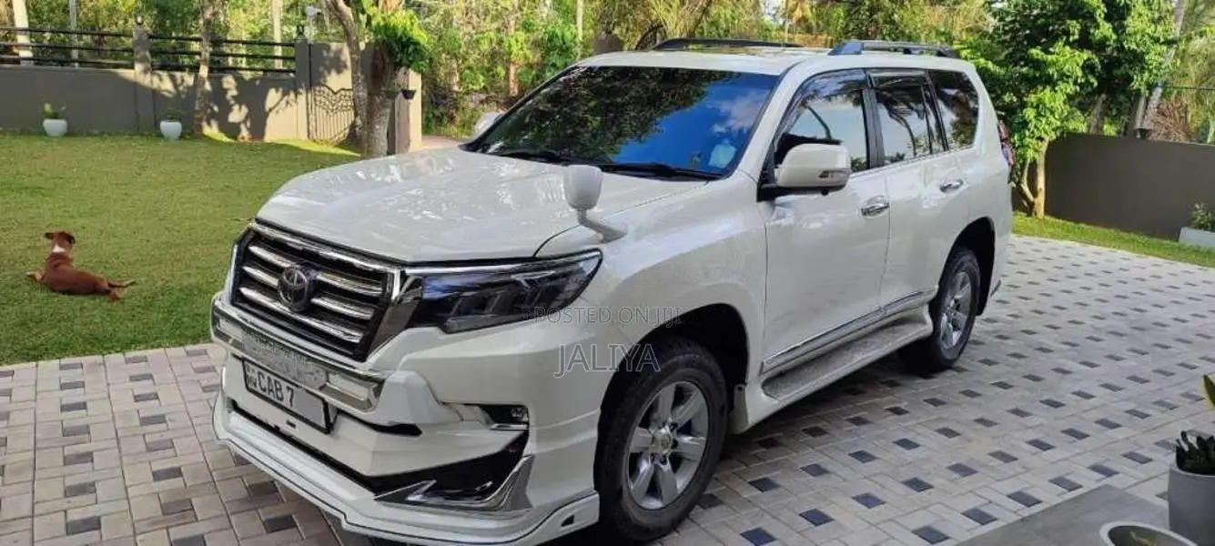 Toyota Land Cruiser 2013 SUV (Used)