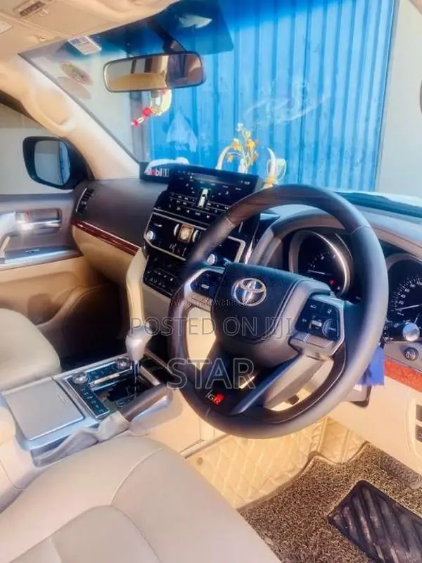 Toyota Land Cruiser 2013 SUV (Used)