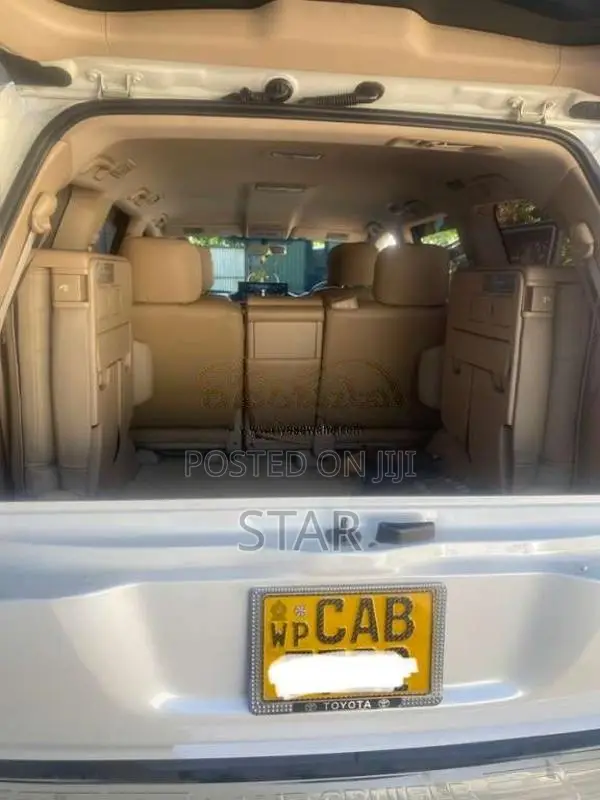 Toyota Land Cruiser 2013 SUV (Used)