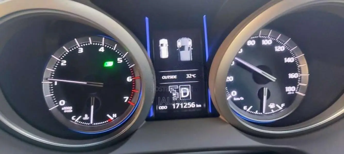 Toyota Land Cruiser 2013 SUV (Used)
