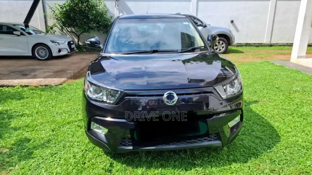 Micro Tivoli 2015 SUV (Used)