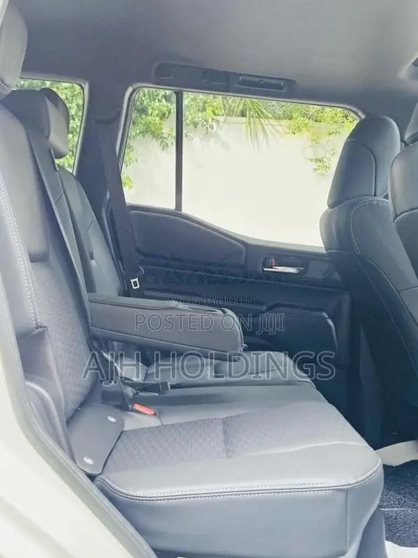 Toyota Prado LC250 VX 2025 SUV Unregistered (Recondition)