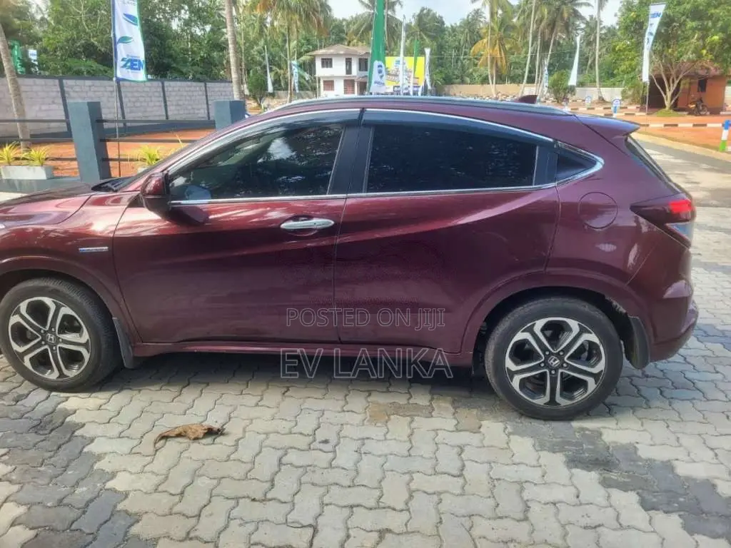 Honda Vezel 2014 SUV (Used)