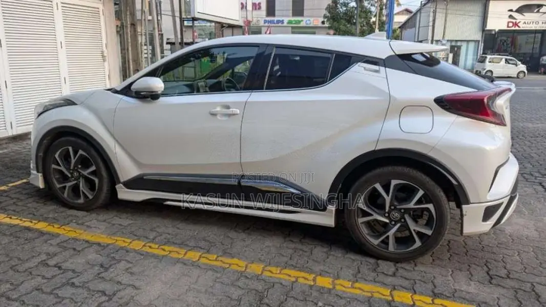 Toyota CHR 2018 SUV (Used)