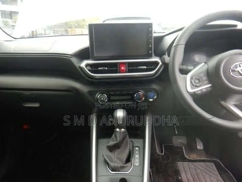 Toyota Raize 2025 SUV (Used)