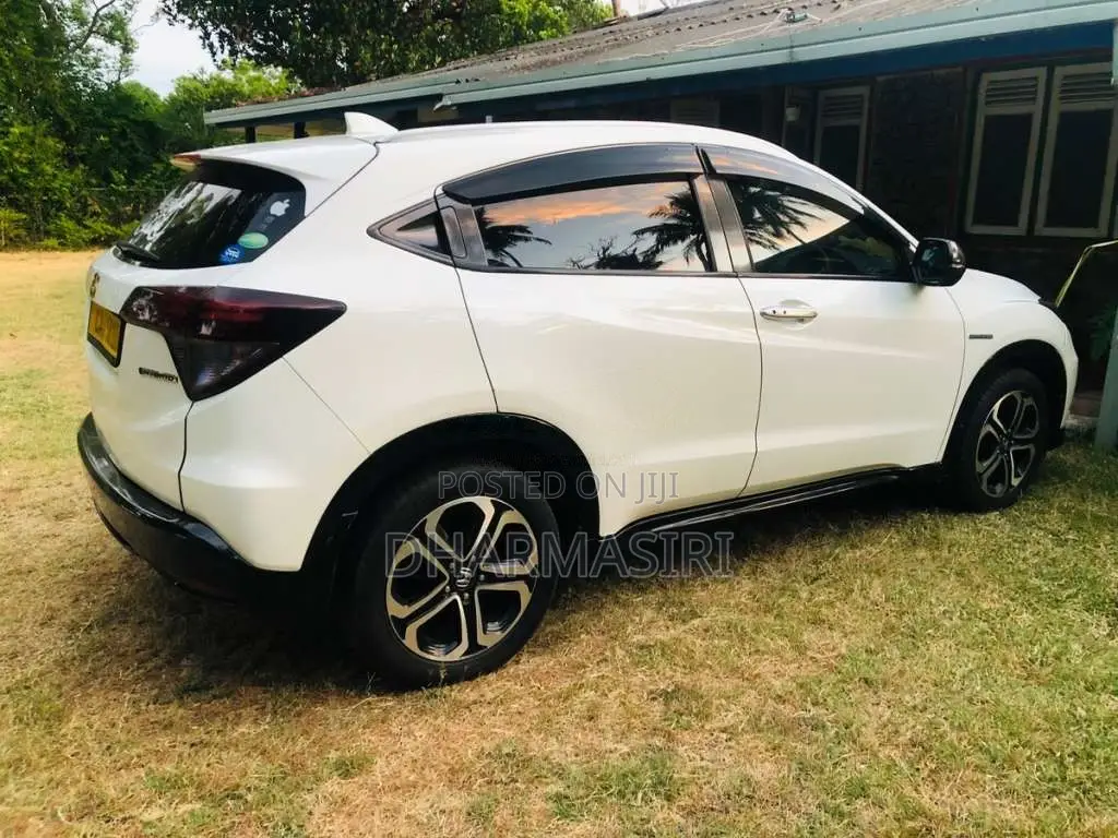 Honda Vezel 2014 SUV (Used)