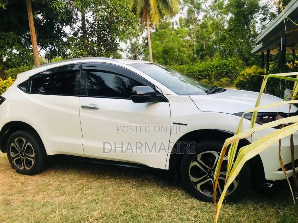 Honda Vezel 2014 SUV (Used)