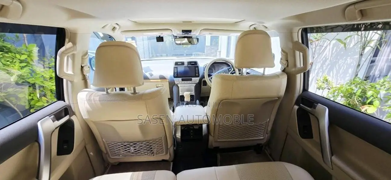 Toyota Land Cruiser 2023 SUV (Used)