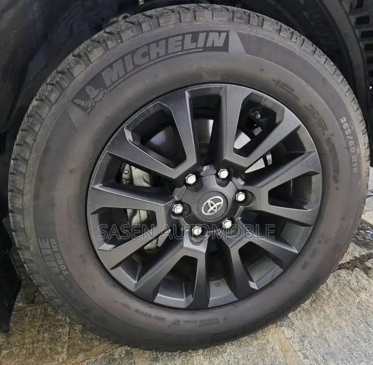Toyota Land Cruiser 2023 SUV (Used)