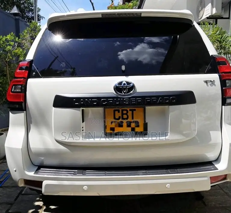Toyota Land Cruiser 2023 SUV (Used)