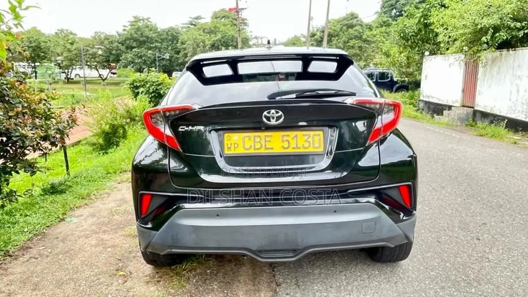 Toyota CHR 2018 SUV (Used)