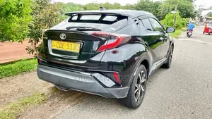 Toyota CHR 2018 SUV (Used)