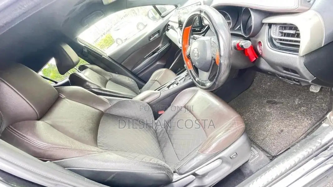 Toyota CHR 2018 SUV (Used)