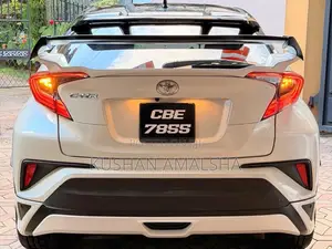 Toyota CHR 2018 SUV (Used)