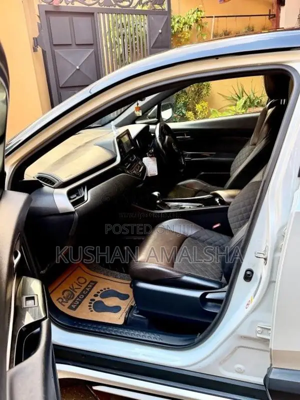 Toyota CHR 2018 SUV (Used)