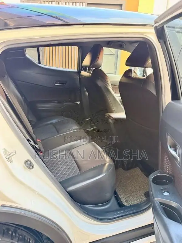 Toyota CHR 2018 SUV (Used)