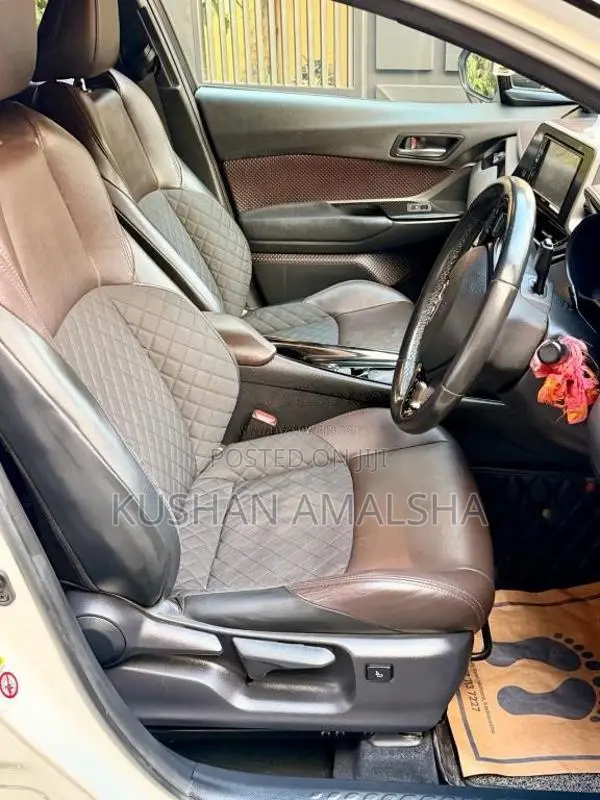 Toyota CHR 2018 SUV (Used)