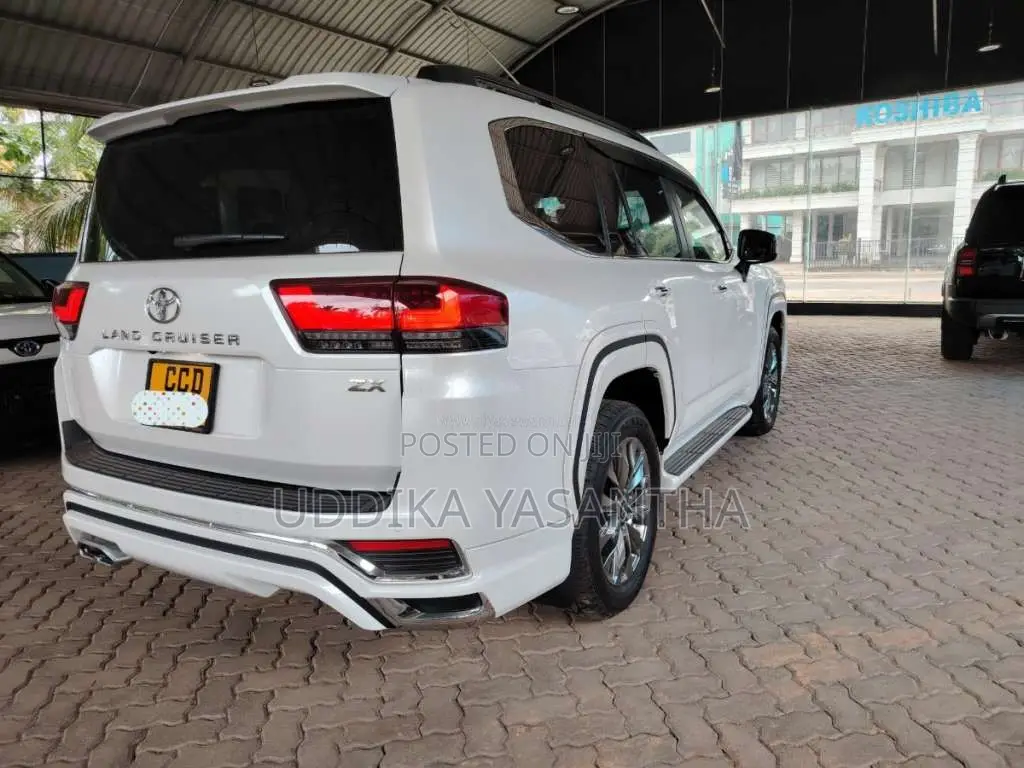 Toyota Lc 300 2025 SUV (Used)