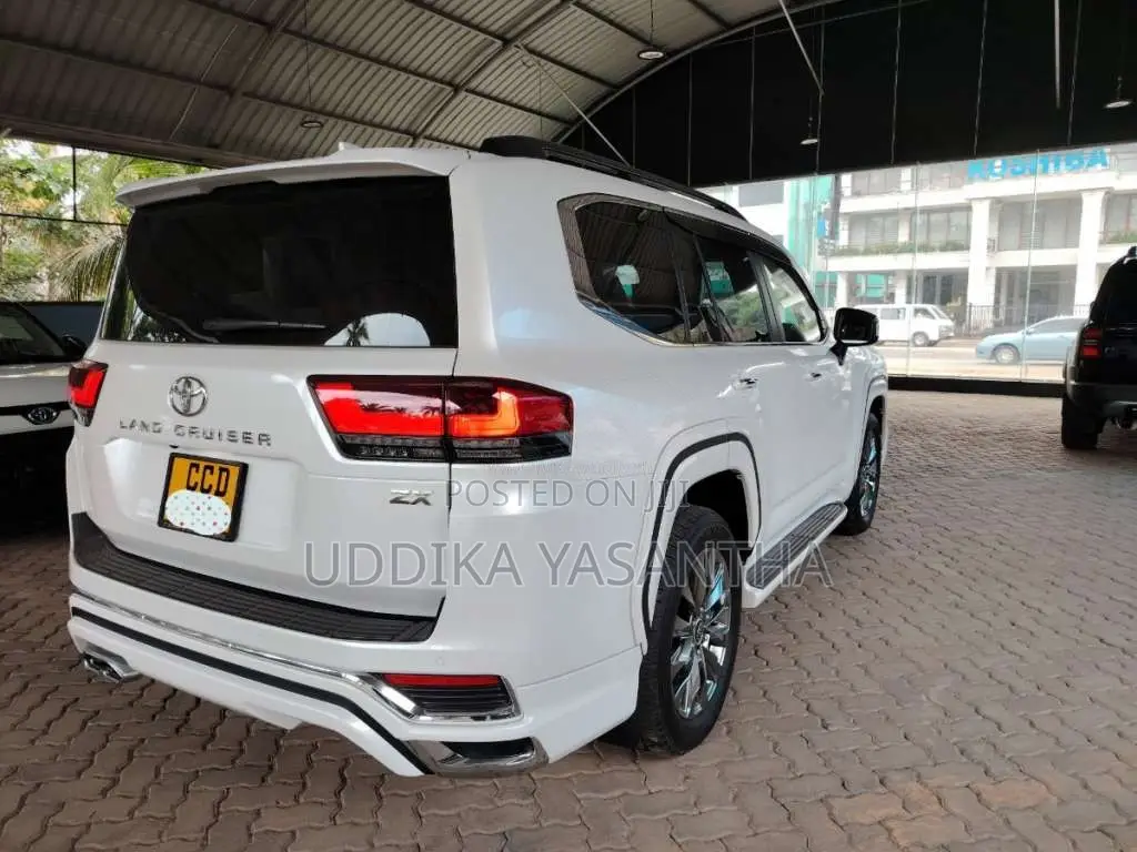 Toyota Lc 300 2025 SUV (Used)