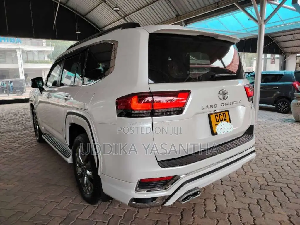 Toyota Lc 300 2025 SUV (Used)