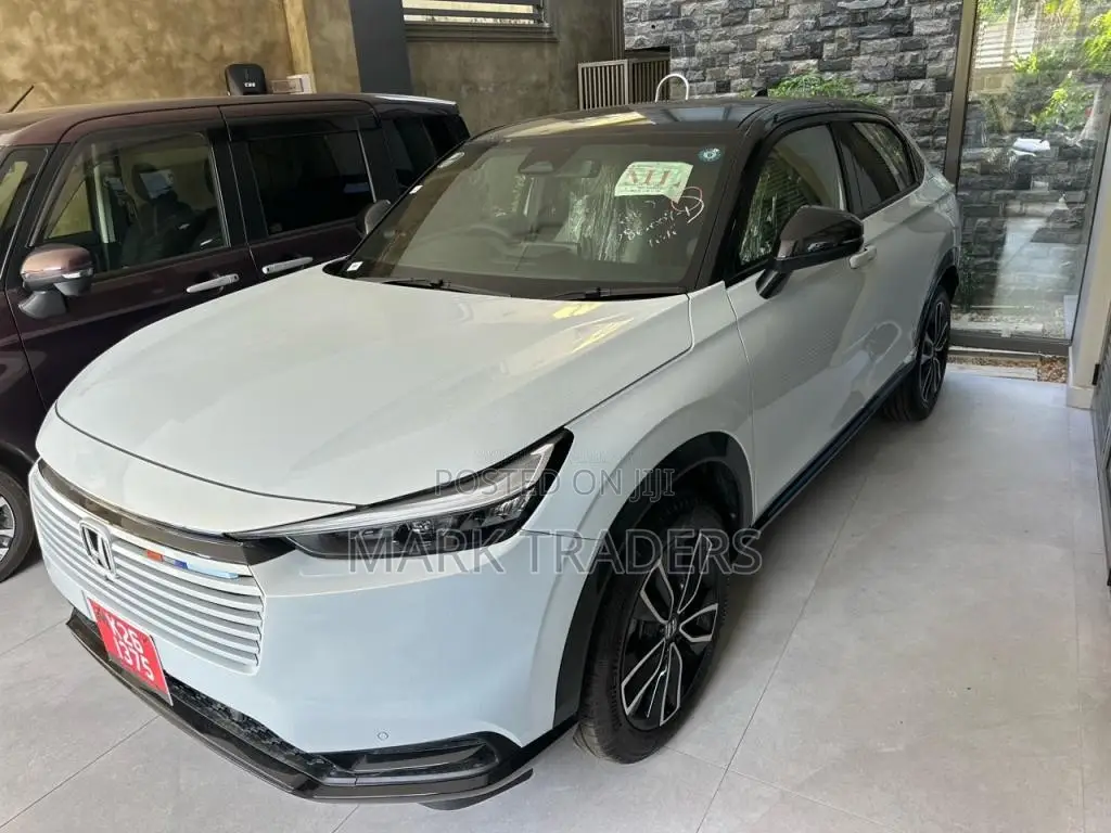Honda Vezel Z Play Moon Roof 2026 SUV Brand New