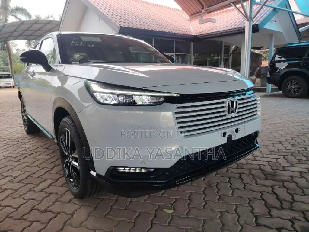 Honda Vezel Z Play 2025 SUV Unregistered (Recondition)
