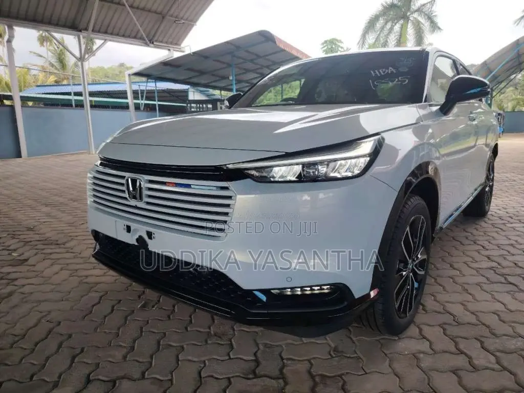 Honda Vezel Z Play 2025 SUV Unregistered (Recondition)