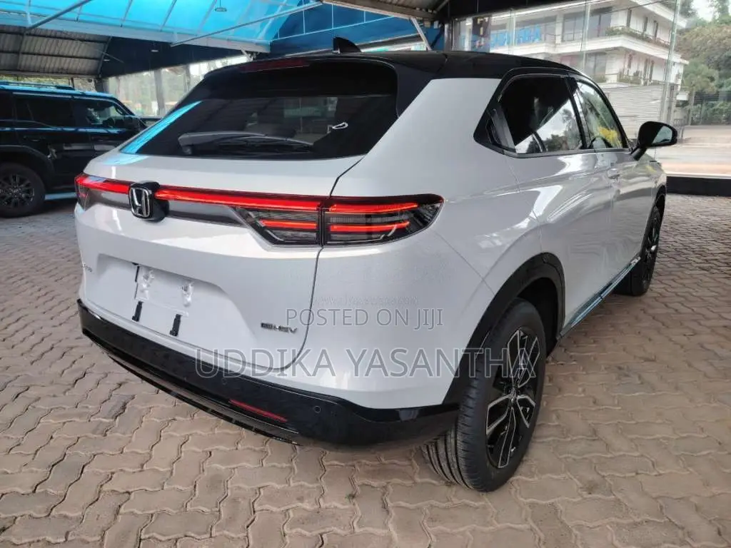 Honda Vezel Z Play 2025 SUV Unregistered (Recondition)