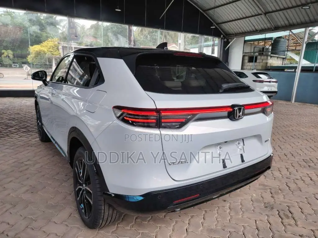 Honda Vezel Z Play 2025 SUV Unregistered (Recondition)