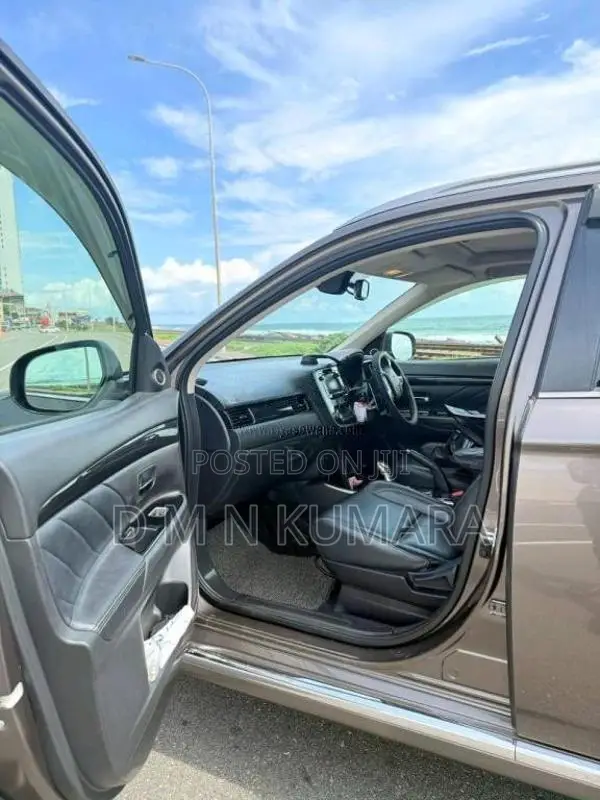 Mitsubishi Jeep 2015 SUV (Used)