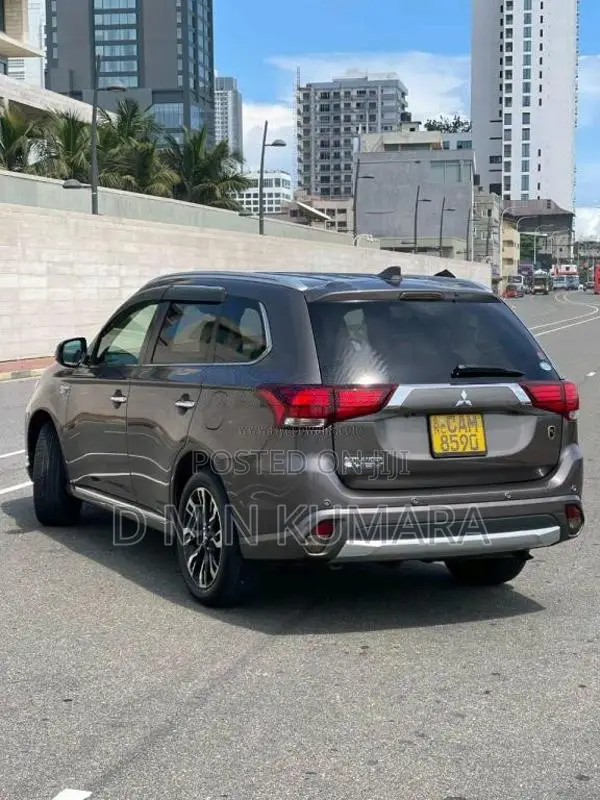Mitsubishi Jeep 2015 SUV (Used)