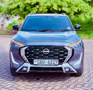 Nissan Magnite TEKNA PLUS EZ-SHIFT 2025 SUV (Used)