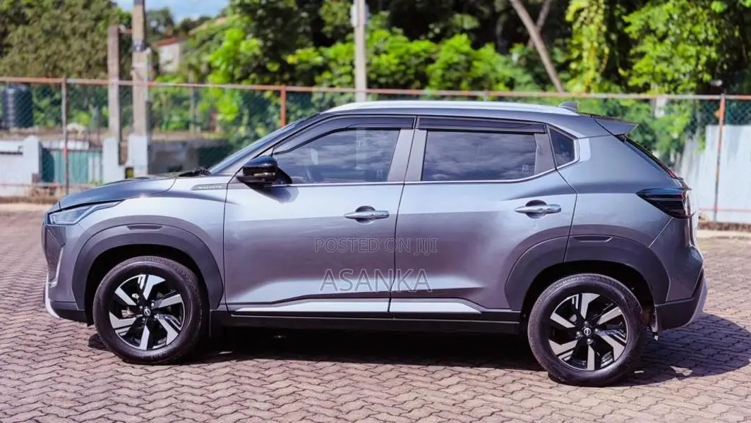 Nissan Magnite TEKNA PLUS EZ-SHIFT 2025 SUV (Used)