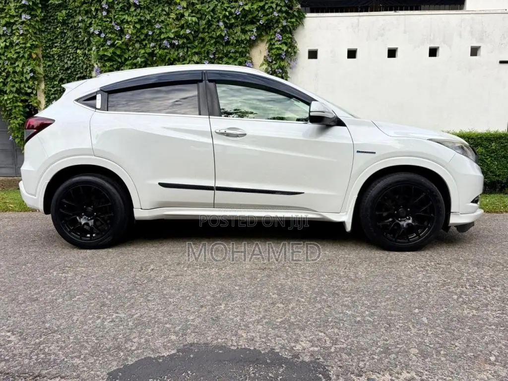 Honda Vezel 2014 SUV (Used)